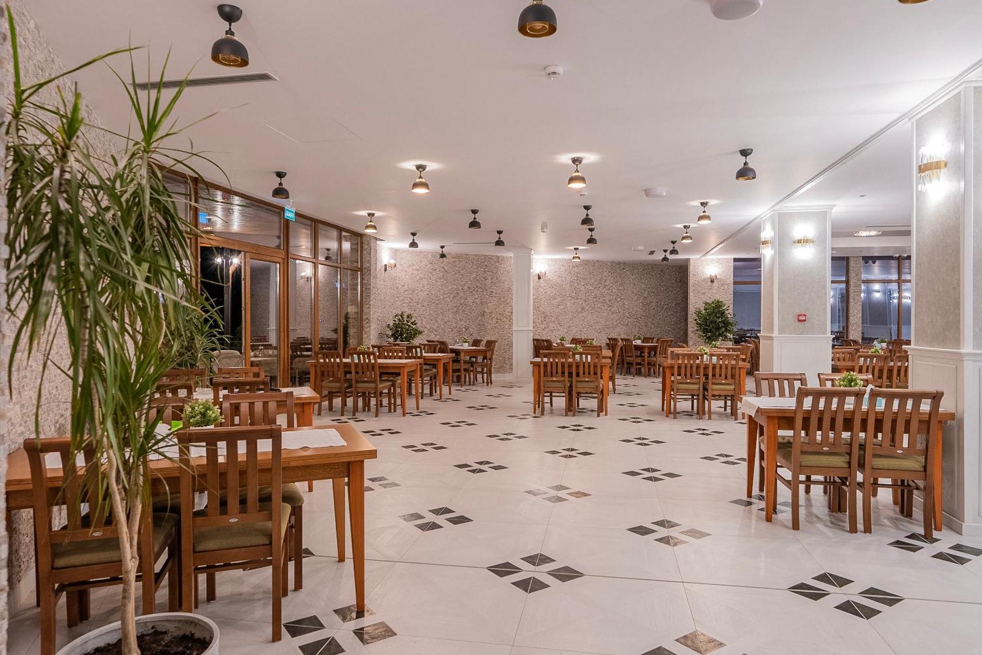 Hotel Cascada 4*